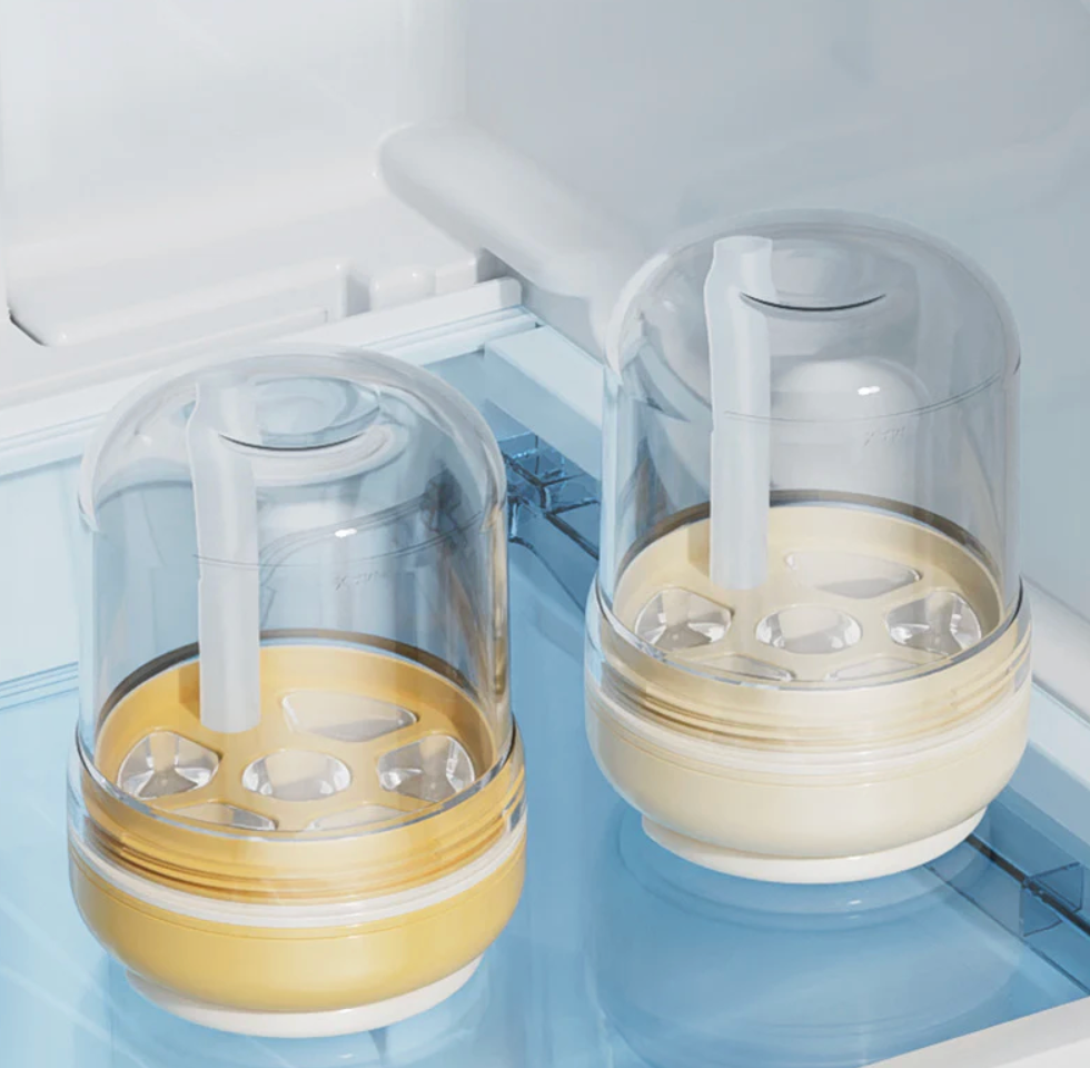 2-in-1 Ice Cube Maker Water Bottle with Straw