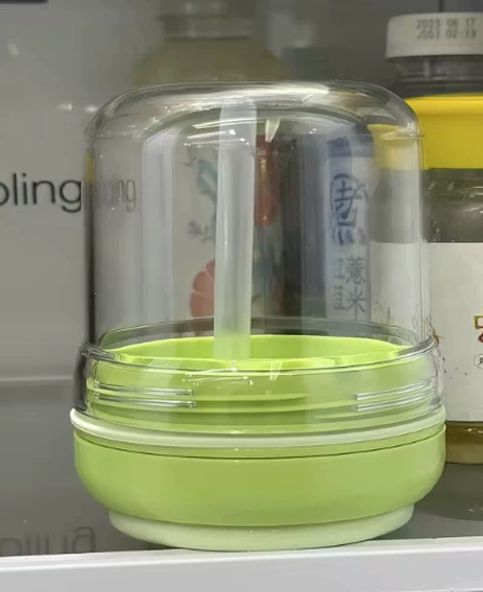 2-in-1 Ice Cube Maker Water Bottle with Straw